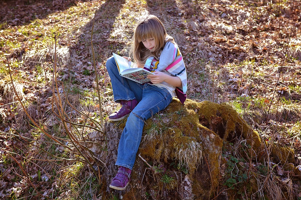 girl reading